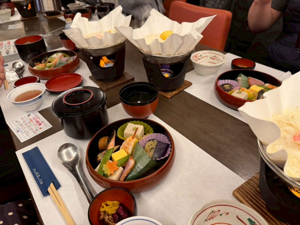 【 名古屋発】12月13日 ・14日あったか豆乳湯豆腐ランチと嵐山散策＆嵯峨野トロッコ列車ライトアップ「光の幻想列車」 結果報告