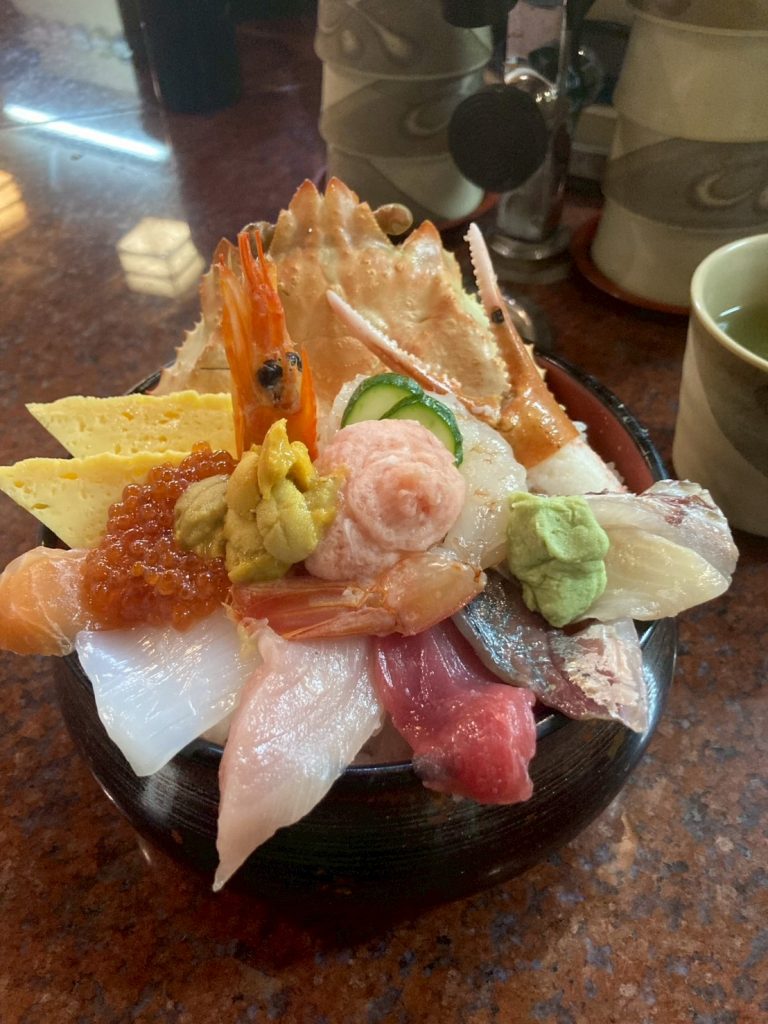 【 名古屋発 】　 2月28日　金沢近江町市場食べ歩きと金箔を貼るマイ箸作り体験＆ひがし茶屋フリータイム　結果報告